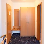 Leuchtfeuer Ruegen 아파트호텔 글로페
