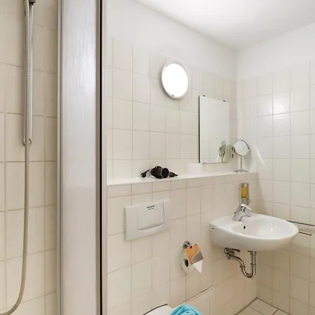 Leuchtfeuer Ruegen Lägenhetshotell Glowe