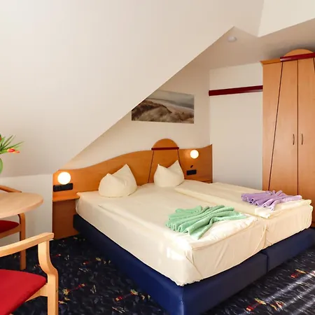 Leuchtfeuer Ruegen Lägenhetshotell Glowe